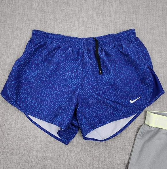 Nike Dri-Fit + Under Armour Athletic Shorts. Lot Of 2. Small - Picture 2 of 7
